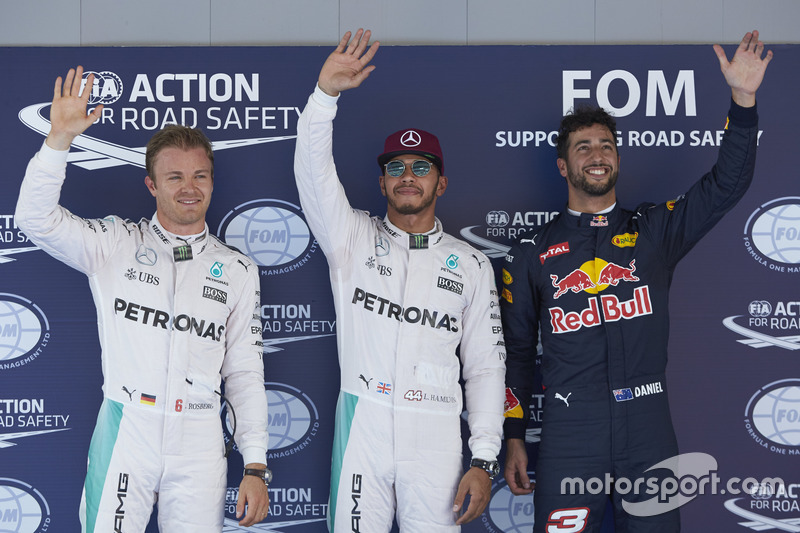 Polesitter Lewis Hamilton, 2. Nico Rosberg, 3. Daniel Ricciardo