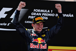 Max Verstappen, Red Bull Racing viert zijn eerste overwinning in de Formule 1