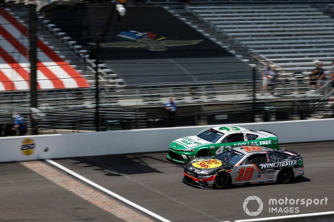 Noah Gragson, Stewart-Haas Racing, Bass Pro Shops Winchester Ford Mustang