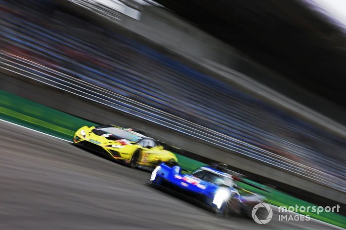 #2 Cadillac Racing Cadillac V-Series.R: Earl Bamber, Alex Lynn