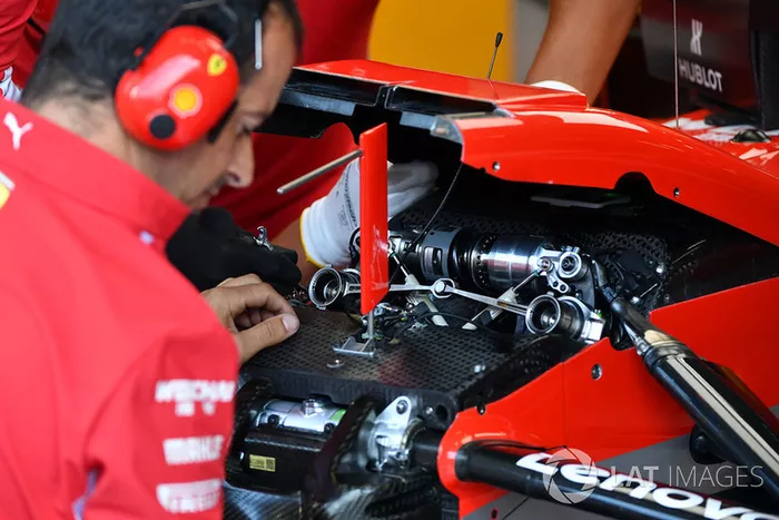 Detalle de la suspensión delantera del Ferrari SF71H