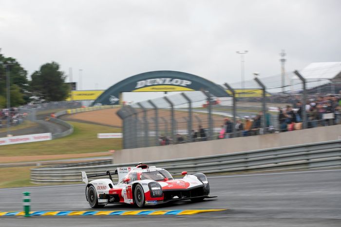 #7 Toyota Gazoo Racing Toyota GR010 - Hybrid Hypercar, Mike Conway, Kamui Kobayashi, José María López