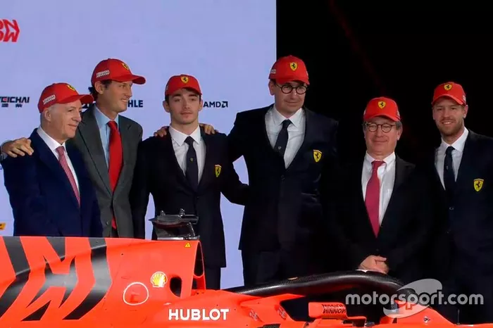 Charles Leclerc, Ferrari, Sebastian Vettel, Ferrari
 y miembros de Ferrari