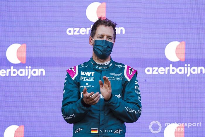 Podio: segundo lugar Sebastian Vettel, Aston Martin