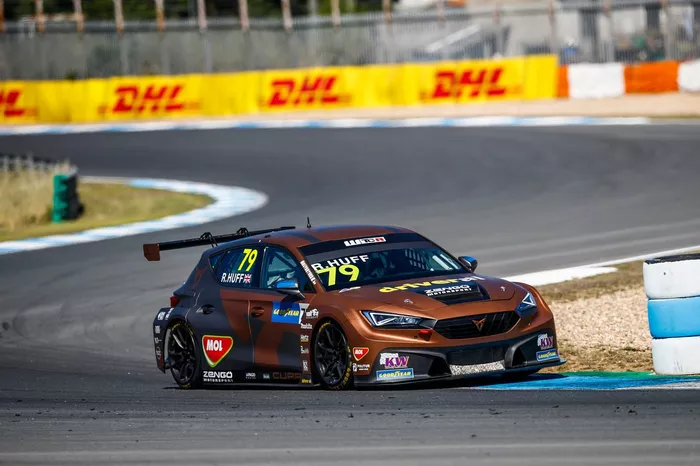 Rob Huff, Zengo Motorsport CUPRA Leon Competición
