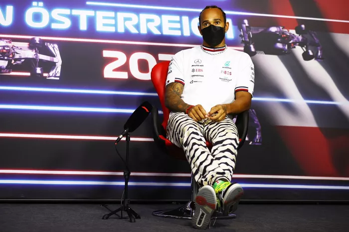 Lewis Hamilton, Mercedes durante la conferencia de prensa