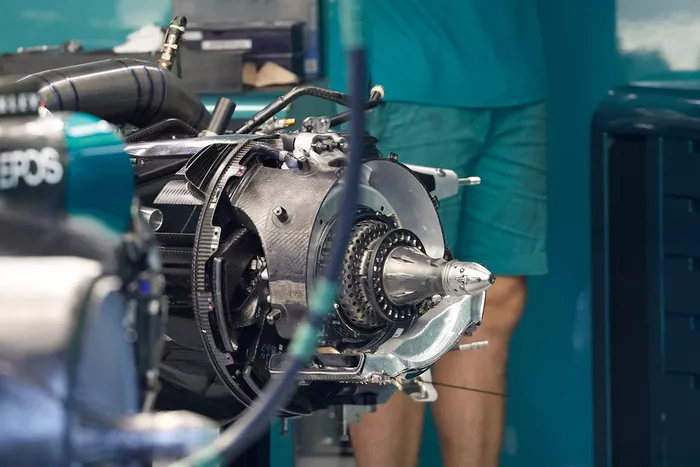 Detalle del tambor de freno del Aston Martin AMR23