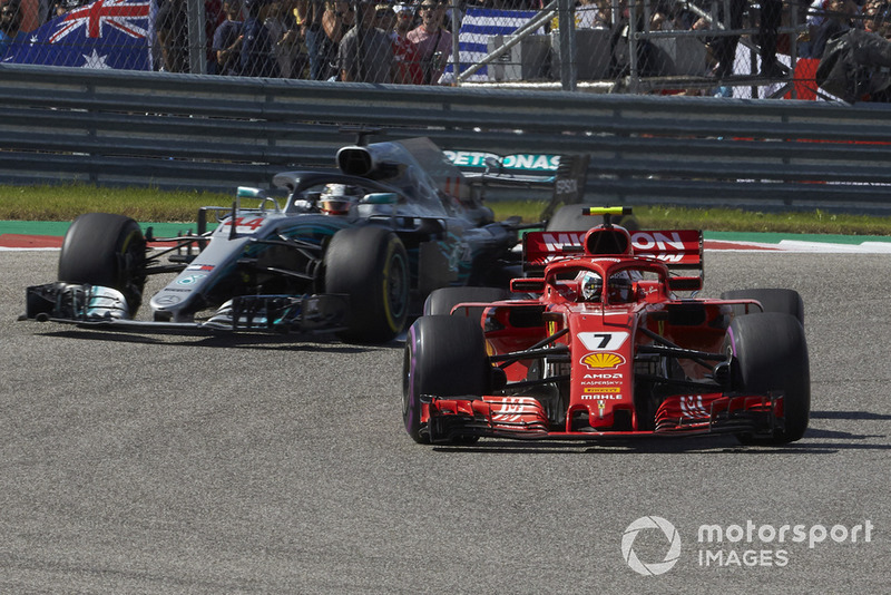 Kimi Raikkonen, Ferrari SF71H, Lewis Hamilton, Mercedes AMG F1 W09 EQ Power+