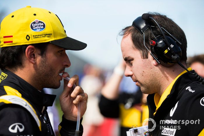 Carlos Sainz Jr., Renault Sport F1 Team, en la parrilla
