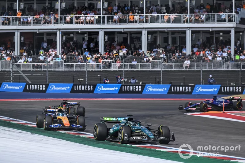 Lance Stroll, Aston Martin AMR24, Pierre Gasly, Alpine A524, Esteban Ocon, Alpine A524