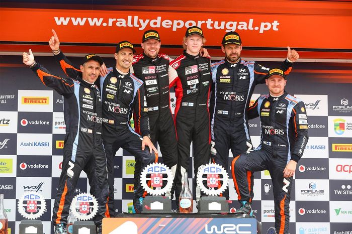Podio: Ganador Kalle Rovanperä, Jonne Halttunen, Toyota Gazoo Racing WRT Toyota GR Yaris Rally1, segundo puesto Dani Sordo, Candido Carrera, Hyundai World Rally Team Hyundai i20 N Rally1, tercer puesto Esapekka Lappi, Janne Ferm, Hyundai World Rally Team 