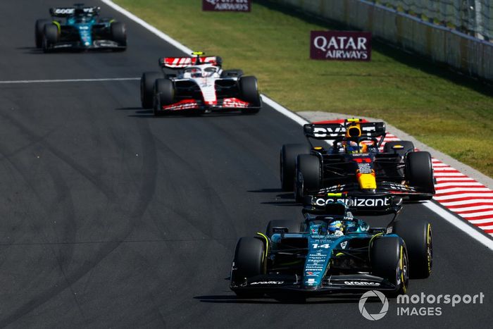 Fernando Alonso, Aston Martin AMR23, Sergio Pérez, Red Bull Racing RB19, Nico Hulkenberg, Haas VF-23