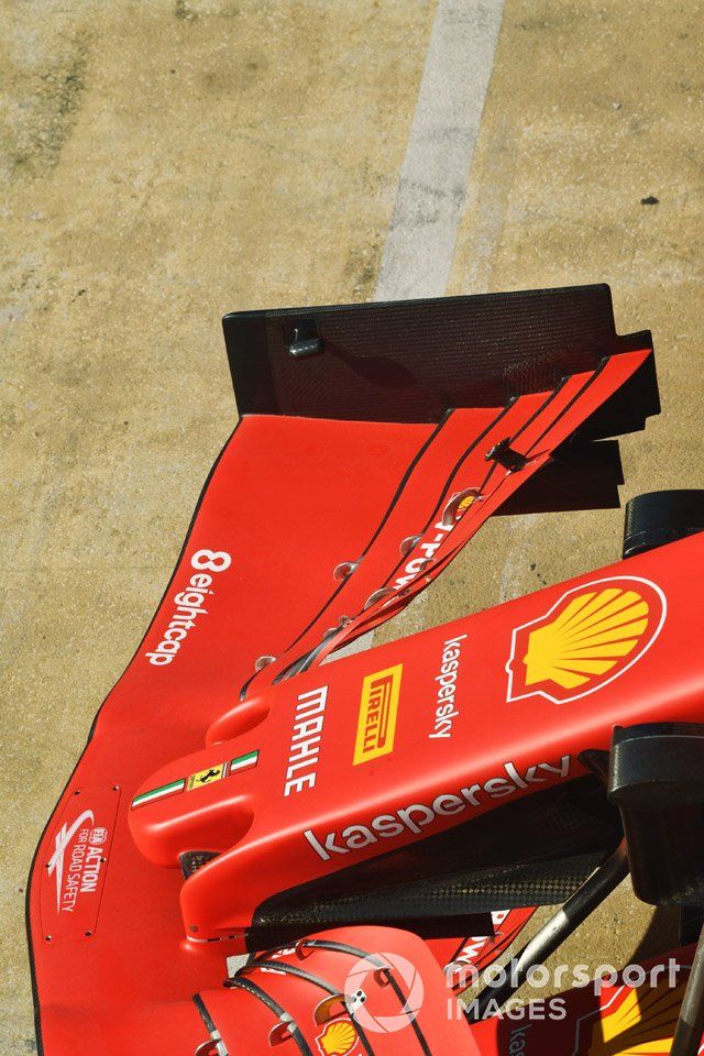 Detalle de la nariz de Ferrari