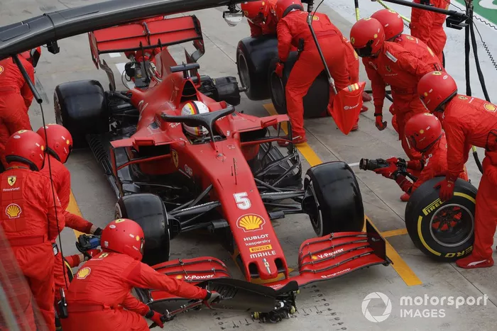 Sebastian Vettel, Ferrari SF1000, pit stop