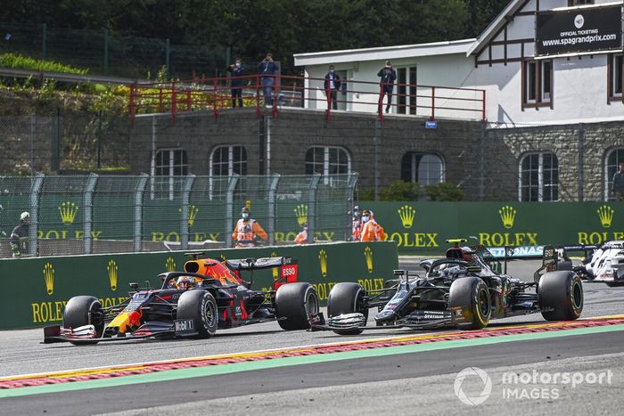 Max Verstappen, Red Bull Racing RB16, Valtteri Bottas, Mercedes F1 W11