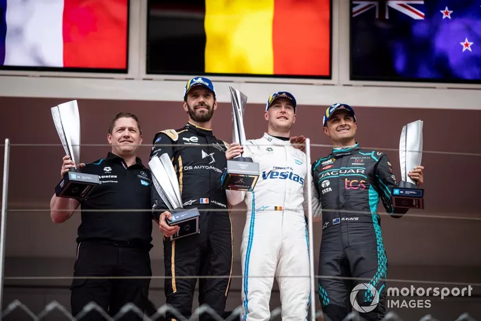 Podio: El ganador Stoffel Vandoorne, Mercedes-Benz EQ , segundo Mitch Evans, Jaguar Racing, tercero Jean-Eric Vergne, DS Techeetah