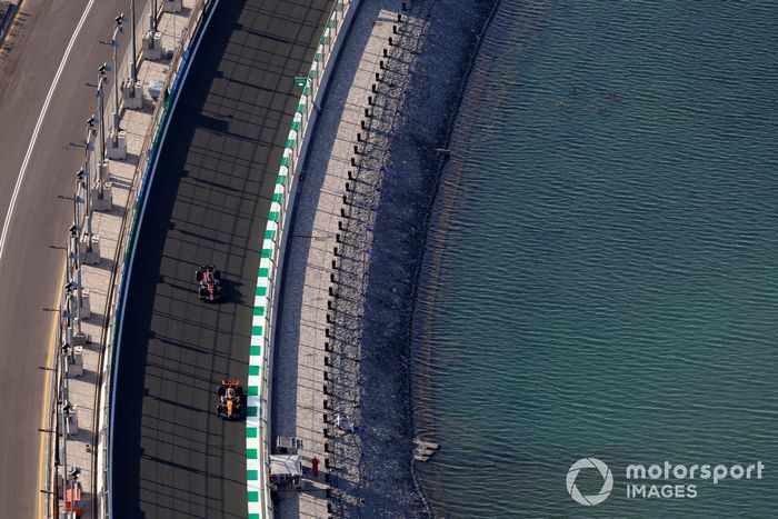 Oscar Piastri, McLaren MCL60, Valtteri Bottas, Alfa Romeo C43