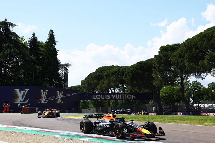 Oscar Piastri, McLaren, Max Verstappen, Red Bull Racing, George Russell, Mercedes