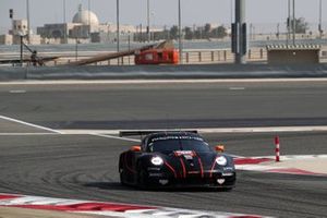 #86 Gulf Racing Porsche 911 RSR: Michael Wainwright, Alessio Picariello, Benjamin Barker 