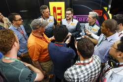 El equipo de Pirelli F1 habla con la prensa