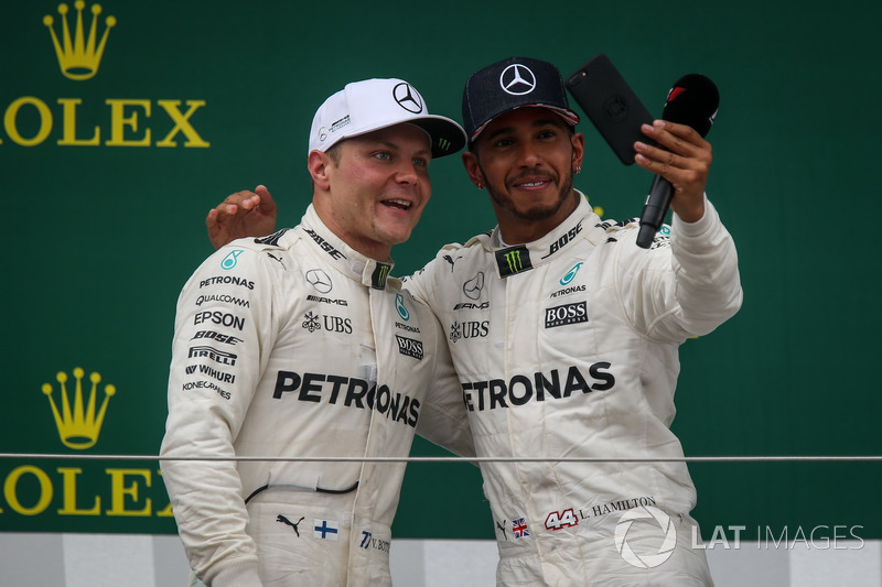 Bottas no le pierde pisada a Hamilton
