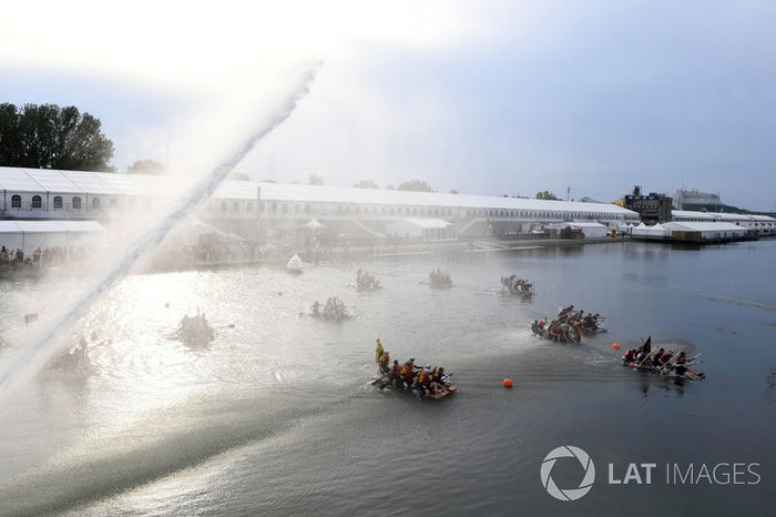 La carrera de balsas