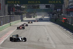 Льюис Хэмилтон, Mercedes AMG F1 W08, Себастьян Феттель, Ferrari SF70H, Серхио Перес, Sahara Force In
