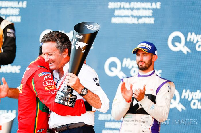 Lucas di Grassi, ABT Schaeffler Audi Sport, celebra en el podio con Alejandro Agag, CEO de la Fórmula E
