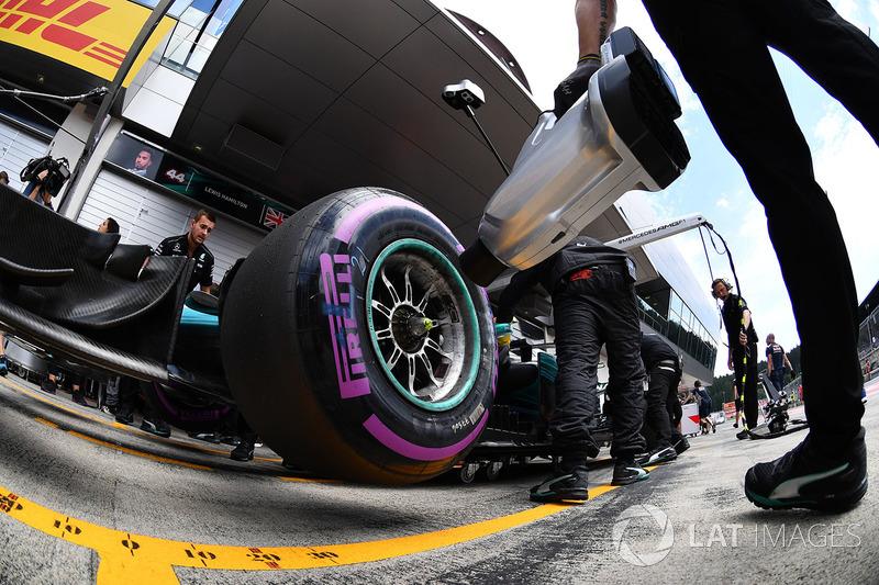 Valtteri Bottas, Mercedes AMG F1 F1 W08 rueda delantera y soplador de aire fresco