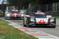 #2 Porsche Team Porsche 919 Hybrid: Timo Bernhard, Earl Bamber, Brendon Hartley