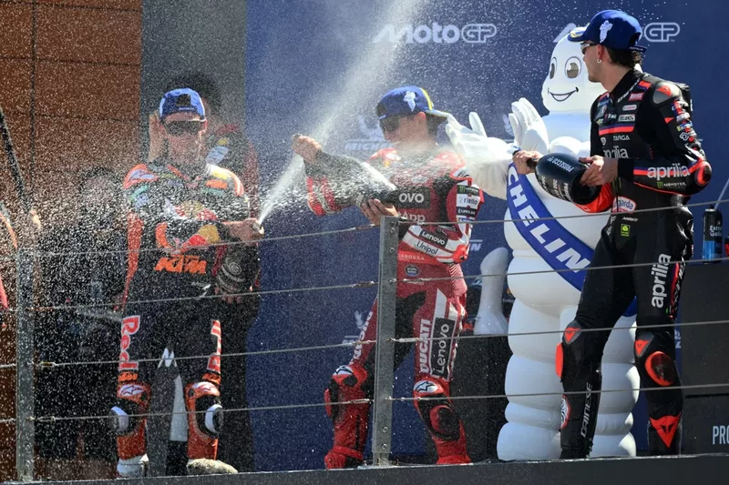 Pedro Acosta, Red Bull KTM Factory Racing, Marc Márquez, Ducati Team, Marco Bezzecchi, Aprilia Racing