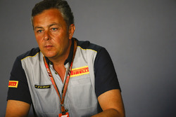 Mario Isola, Yarış Menajeri, Pirelli Motorsport, Basın toplantısında
