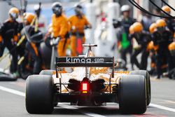 Fernando Alonso, McLaren MCL33, comes in for a stop