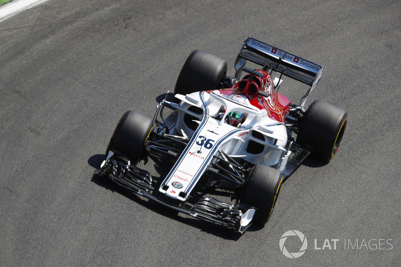 Antonio Giovinazzi, Sauber C37.