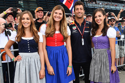 Daniel Ricciardo, Red Bull Racing and girls
