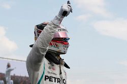 Pole sitter Lewis Hamilton, Mercedes AMG F1