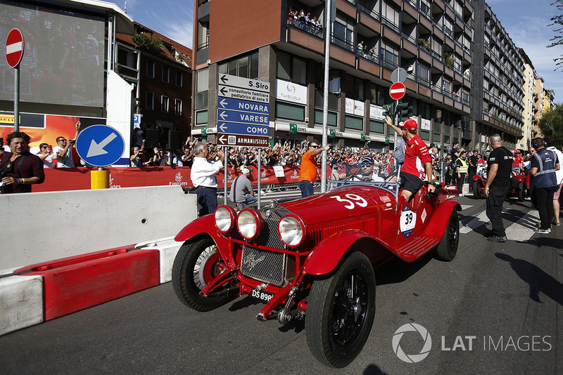 Себастьян Феттель, Ferrari, у вінтажному авто