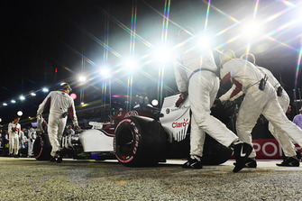 Marcus Ericsson, Sauber C37, in griglia di partenza