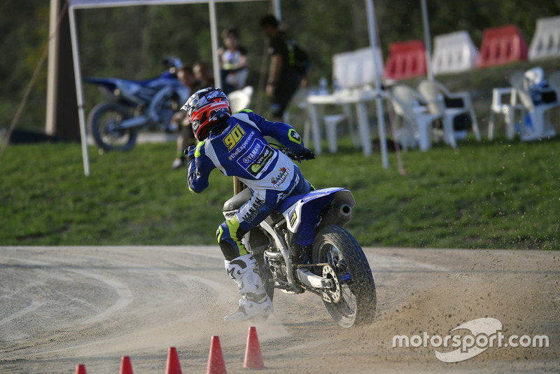 Faeroz beraksi di flat track Motor Ranch VR46