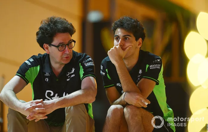 Gabriel Bortoleto, Sauber, Mattia Binotto, Sauber