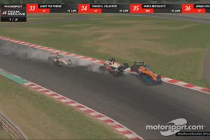 Max Verstappen y Lando Norris colisionan en la carrera Redline Esports.