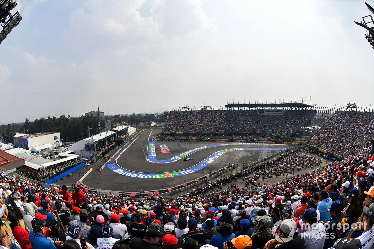 Cuando la Fórmula Uno regresó en 2015, el área del estadio pasó parcialmente por alto la esquina de Peraltada