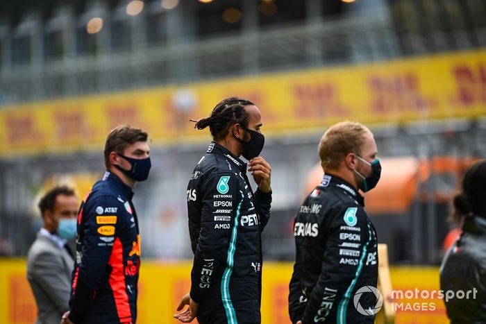 Podio: ganador de la carrera Lewis Hamilton, Mercedes-AMG Petronas F1, segundo lugar Valtteri Bottas, Mercedes-AMG Petronas F1 y el tercer lugar Max Verstappen, Red Bull Racing