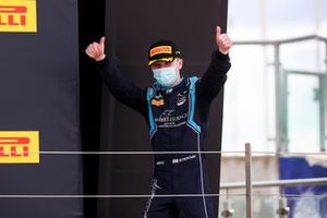 Race Winner Dan Ticktum, Dams celebrates on the podium