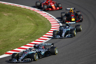 Lewis Hamilton, Mercedes AMG F1 W09, Valtteri Bottas, Mercedes AMG F1 W09 ve Sebastian Vettel, Ferrari SF71H
