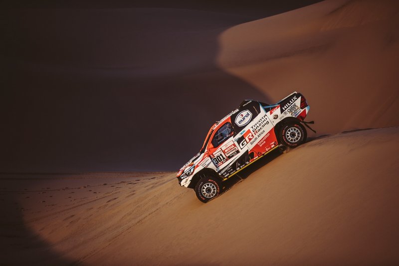 #301 Toyota Gazoo Racing Toyota Hilux: Нассер Аль-Аттія, Маттьйо Бомель
