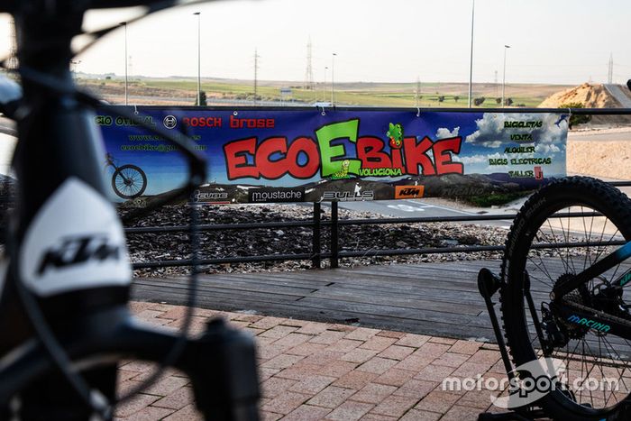 II Curso de Conducción y Nuevas Tecnologías BOSCH - Motor1.com España - Motorsport.com 