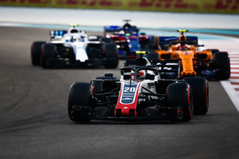 Kevin Magnussen, Haas F1 Team VF-18 devant Stoffel Vandoorne, McLaren MCL33 et Sergey Sirotkin, Williams FW41