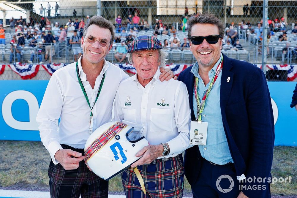 Sir Jackie Stewart con sus hijos, Paul y Mark