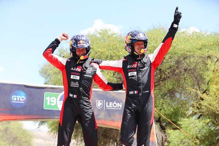 Ganadores Sébastien Ogier, Vincent Landais, Toyota Gazoo Racing WRT Toyota GR Yaris Rally1